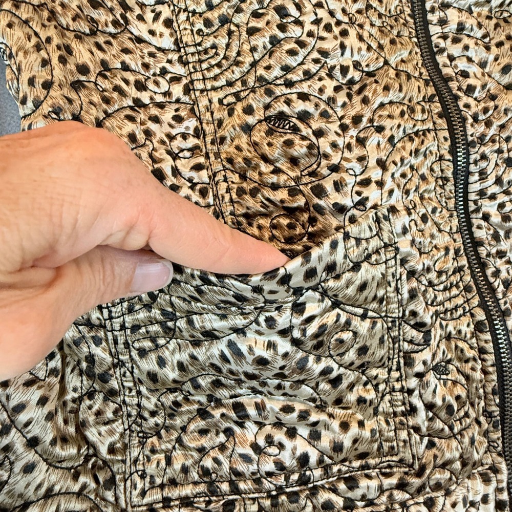 Chico's Reversible Quilted Jacket Women Size 2 Gold Leopard Gray Full Zip Mock - Picture 4 of 16